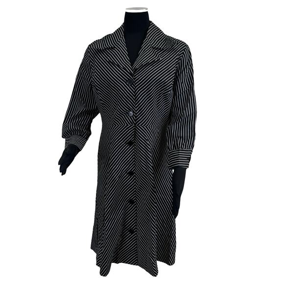 Vintage 1970s Jolie Femme Black & White Diagonal Stripe Dress – Size 46 - Picture 9 of 16